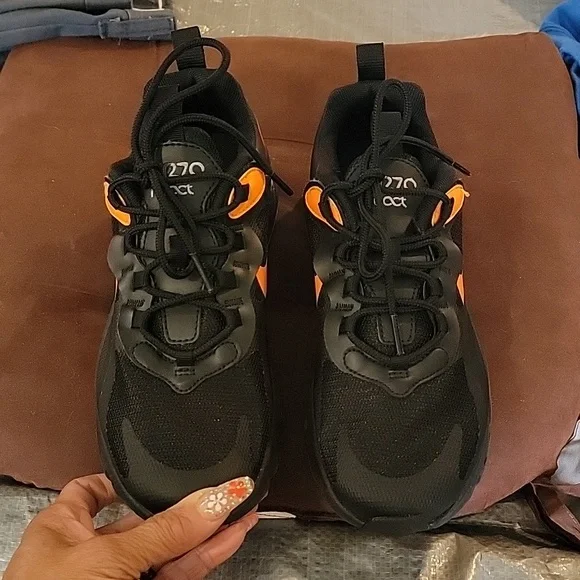 Nike - Picture 9 of 10